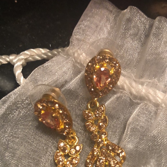 Elegant gold tone drop pendant jewel earrings NWOT - Picture 4 of 6